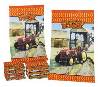 Herding, 6164/30.515, Badetuch "Kleiner Roter Traktor" ( Kids Best ), Größe: 70/140 cm, Material: Velours, 100 % Baumwolle: Küche & Haushalt