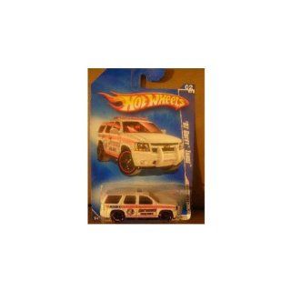 HOT WHEELS 2009 HW CITY WORKS 02/10 WHITE '07 CHEVY TAHOE FIRE DEPT. RECUE TRUCK 108/190: Toys & Games