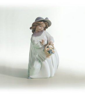 Lladro Happiness 06685 Girl with Flowers   Collectible Figurines