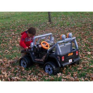 Power Wheels Tough Talking Jeep Wrangler: Toys & Games