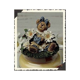 Daisy MaeHe Loves Me! 2 3/4" Boyds Candle Topper (Retired)   Collectible Figurines