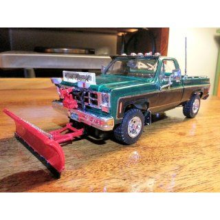 Revell GMC Pickup with Snow Plow Plastic Model Kit Toys & Games