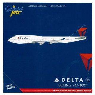 Gemini Jets Delta 747 400 Diecast Aircraft, 1:400 Scale: Toys & Games