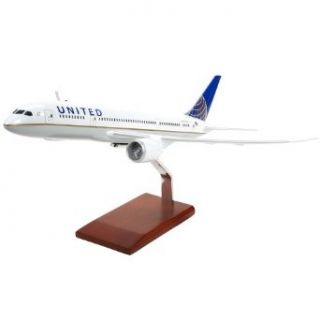 Toys and Models Corporation B787 Continental: Toys & Games