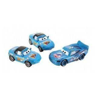 Disney / Pixar CARS Movie 1:55 Die Cast Car Race O Rama 3 Car Gift Pack Dinoco Mia, Dinoco Tia and Dinoco Lightning McQueen: Toys & Games