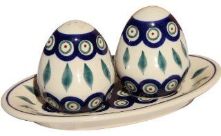 Polish Pottery Salt and Pepper Shakers From Zaklady Ceramiczne Boleslawiec #961 56 Peacock Pattern: Kitchen & Dining