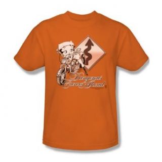 Betty Boop   Dangerous Curves Adult T Shirt In Orange: Clothing