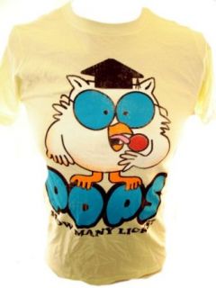 Tootsie Pops Mens T Shirt  Owl "How Many Licks Does it Take" on Distressed Cream: Clothing