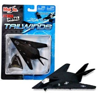 Maisto Fresh Metal Tailwinds 1:150 Scale Die Cast United States Military Aircraft   U.S. Air Force Stealth Ground Attack Aircraft F 117 Nighthawk with Display Stand (Dimension: 3 1/2" x 5 1/4" x 1"): Toys & Games