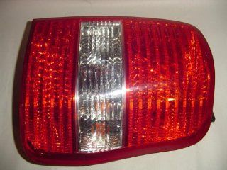 03 05 04 KIA Sedona Right Passenger Tail Light Lamp2003 2004 2005 #305 Automotive