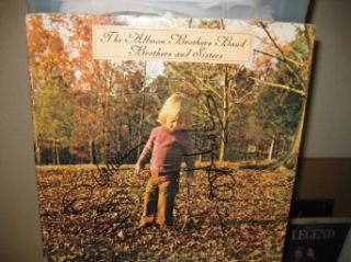 * THE ALLMAN BROTHERS * signed "Brothers and Sisters" album cover / UACC RD # 212: Allman Brothers: Entertainment Collectibles