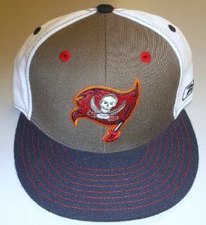 Tampa BAY Buccaneers Fitted Flat Bill Reebok Hat Size 7   TE01K : Sports Fan Baseball Caps : Sports & Outdoors
