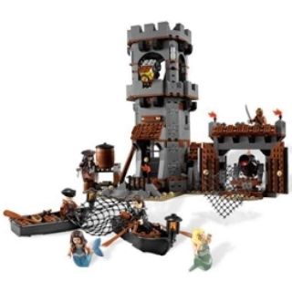 LEGO Pirates Of The Caribbean: Whitecap Bay (4194)      Toys