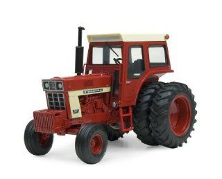 Ertl Collectibles IH 966 With Cab And Duals, 1:16 Scale: Toys & Games