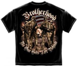 US Soldier T shirt Brotherhood No One Gets Left Behind: Clothing