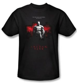 Batman T Shirt   Arkham City Standing Strong Adult Black Tee: Clothing