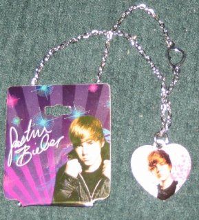 Justin Bieber Official Signature Never Say Never Movie 16 inch Neckless I Heart JB Picture: Toys & Games