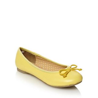 bluezoo Girls pale yellow ballet pumps with bow trim