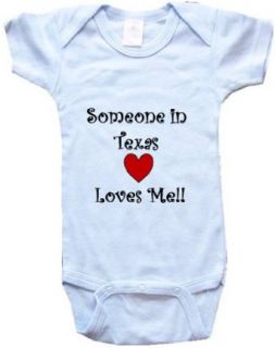 SOMEONE IN TEXAS LOVES ME   State series   White, Blue or Pink Onesie / Baby T shirt: Clothing